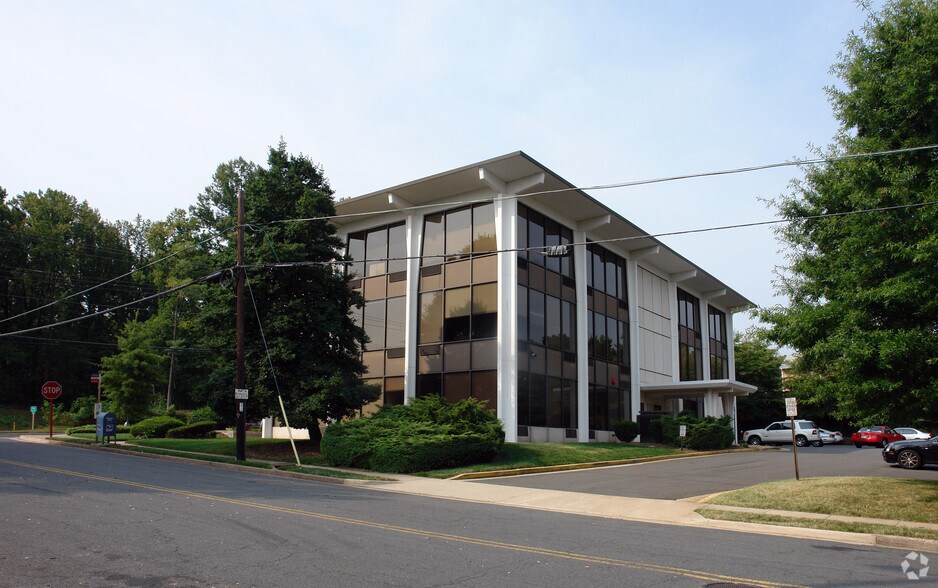 More Photos Of 6045 N Wilson Blvd, Arlington Medical For Lease