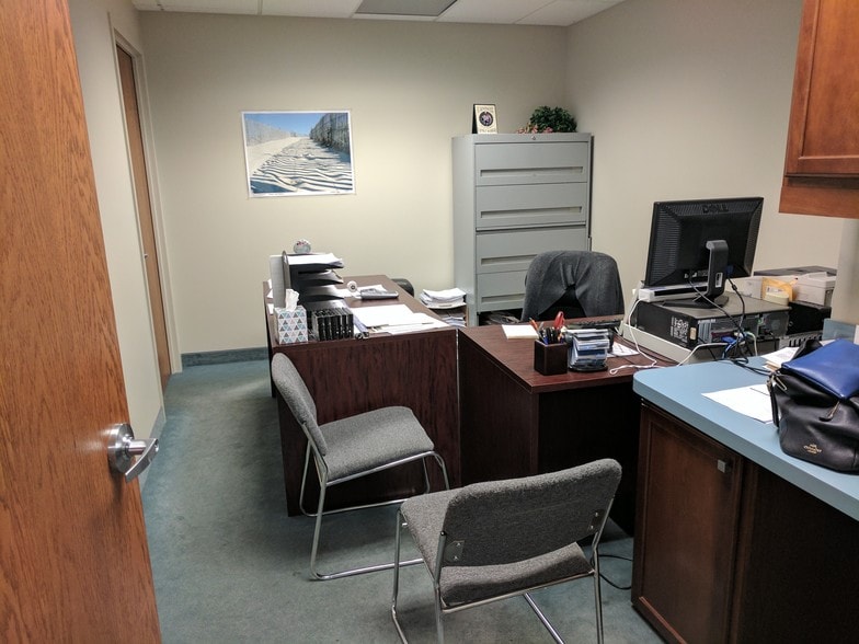 More Photos Of 3200 Tower Oaks Blvd, Rockville Medical For Sale