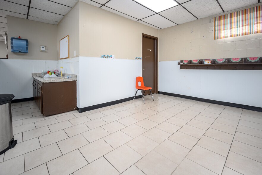 More Photos Of 3124 S Pennsylvania Ave, Oklahoma City Daycare Center For Sale