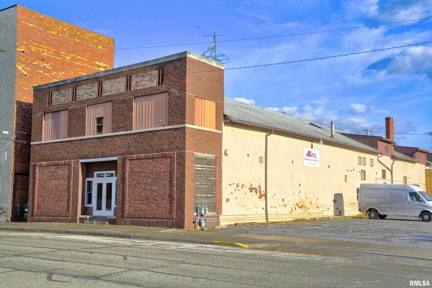 Primary Photo Of 119 W Carroll St, Macomb Office For Sale