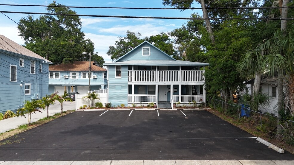 More Photos Of 945 Crescent Lake Dr N, Saint Petersburg Apartments For Sale