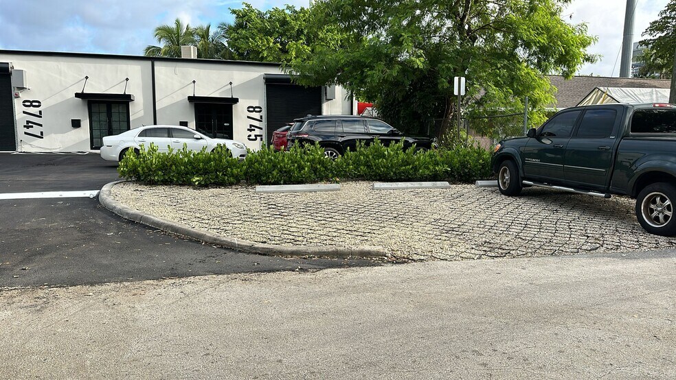 More Photos Of 8747 SW 134th St, Miami Warehouse For Lease
