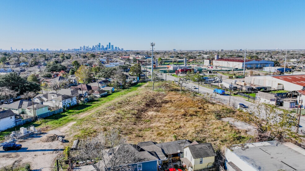 Primary Photo Of 7634 Harrisburg Blvd, Houston Land For Sale