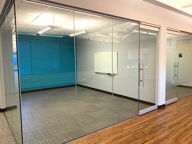 More Photos Of 811 SW Naito Pky, Portland Loft Creative Space For Lease