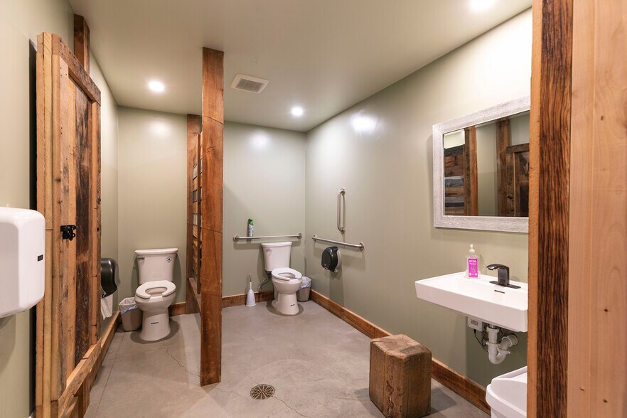 More Photos Of 125 & 139 Hannon Ln, Darby Restaurant For Sale