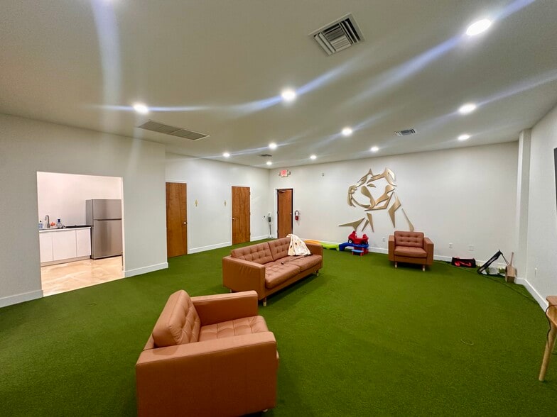 More Photos Of 3764-3790 SW 30th Ave, Fort Lauderdale Warehouse For Sale