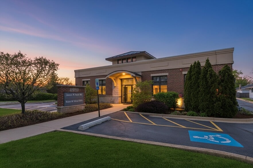 More Photos Of 828 N Cass Ave, Westmont Office For Sale