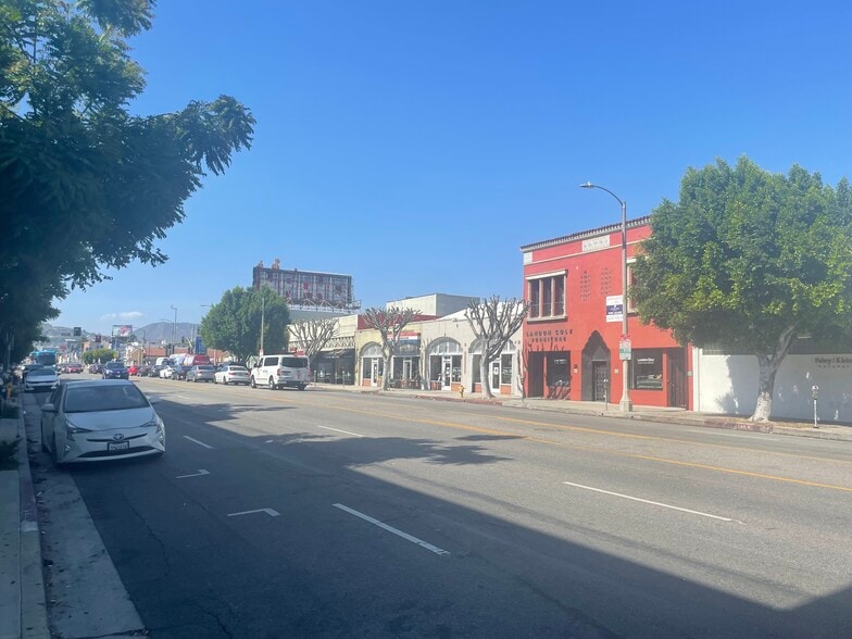 More Photos Of 152 N La Brea Ave, Los Angeles Storefront Retail Office For Lease