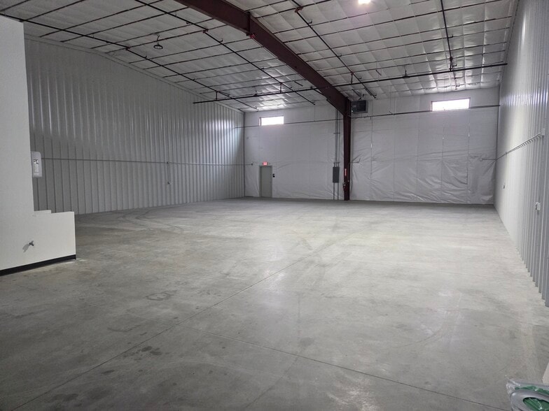 More Photos Of 439 N Broadmore Way, Nampa Unknown For Lease