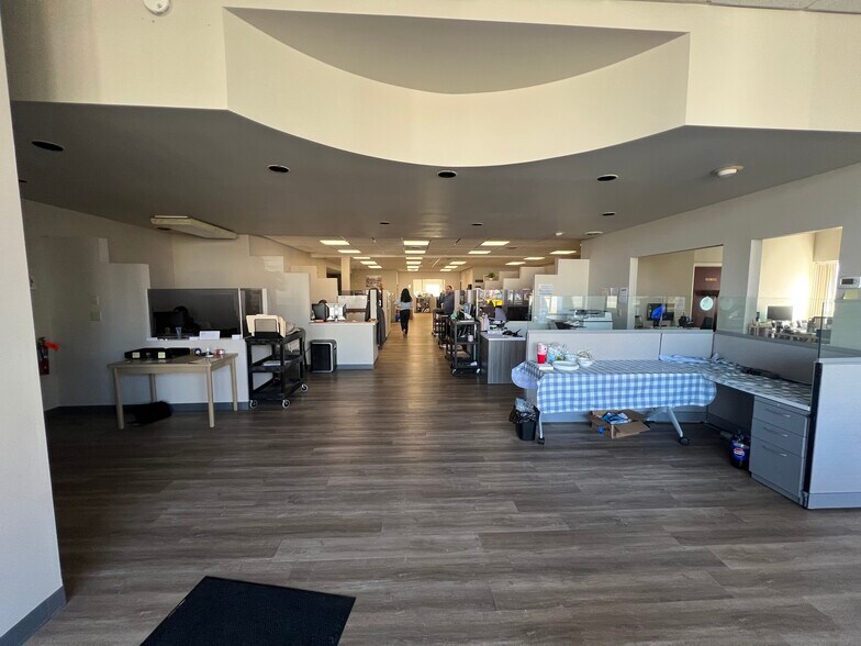 More Photos Of 170 East Ave, Lockport Office For Sale