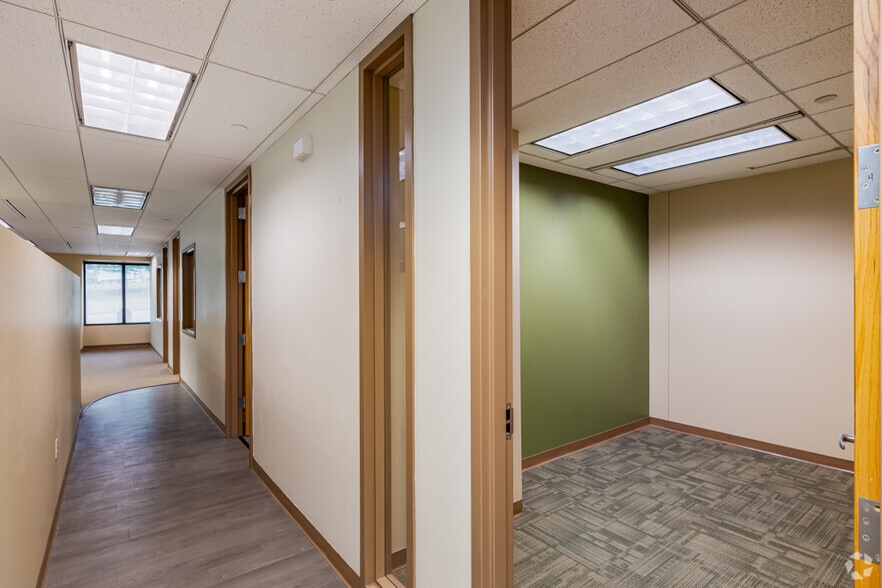 More Photos Of 300 Oxford Dr, Monroeville Office For Lease