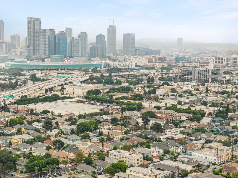 More Photos Of 1955 Bonsallo Ave, Los Angeles Apartments For Sale