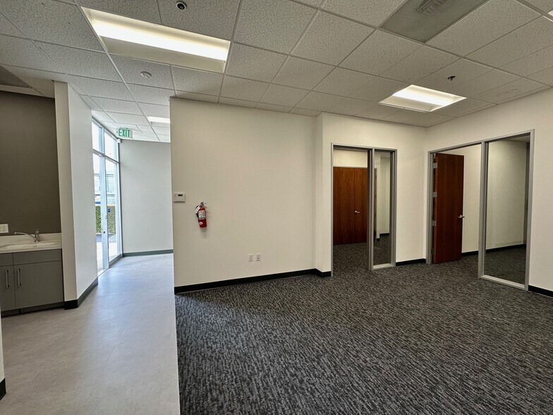 More Photos Of 301-445 N Figueroa St, Wilmington Warehouse For Lease