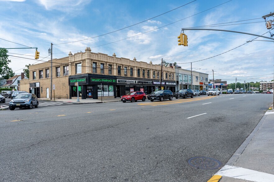 More Photos Of 5 Northern Blvd, Great Neck Apartments For Lease