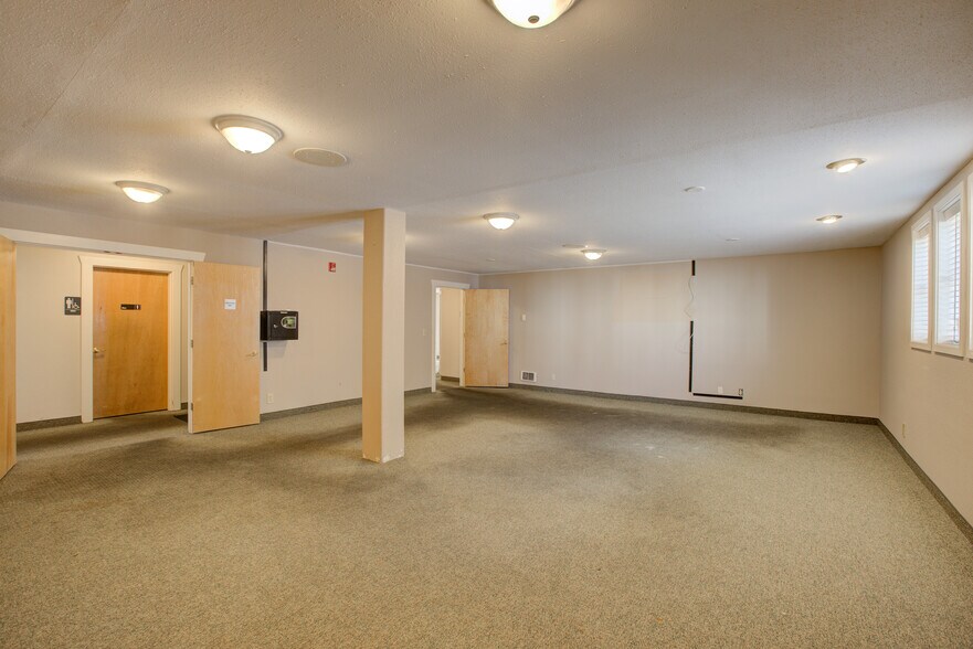 More Photos Of 809 Main Roseburg, Roseburg Lodge Meeting Hall For Sale