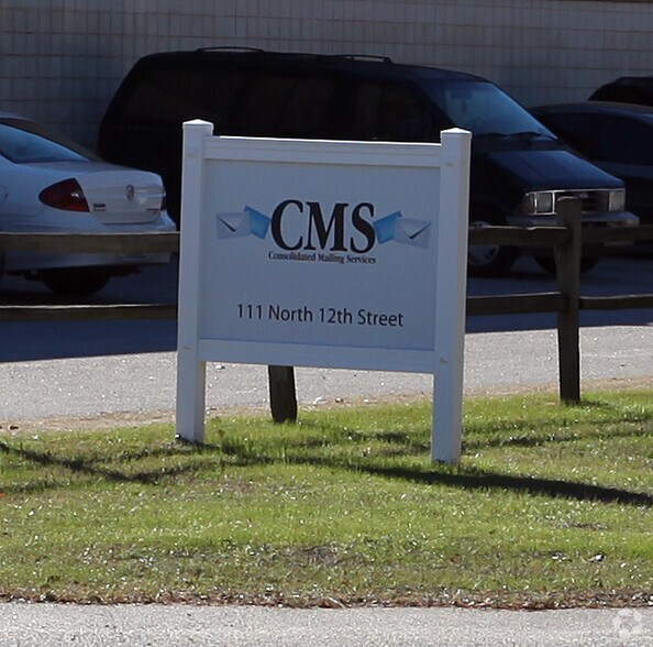 More Photos Of 111 N 12th St, West Columbia General Retail For Sale