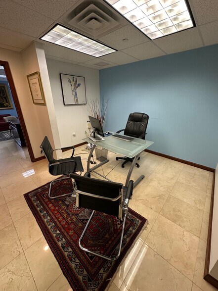 More Photos Of 4300 Biscayne Blvd, Miami Office Residential For Lease
