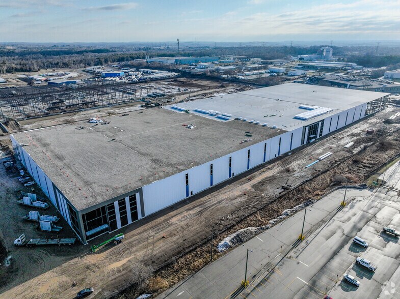 More Photos Of 7475 Mclean Rd E, Guelph Distribution For Lease