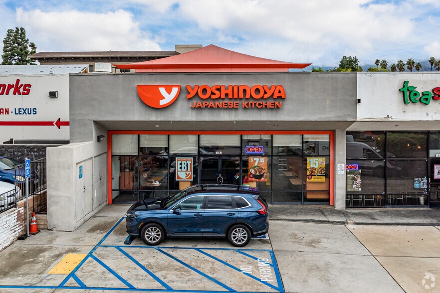 More Photos Of 1431-1449 Colorado Blvd, Pasadena Restaurant For Lease