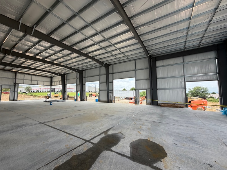 More Photos Of Thunderbird Ln, Fairfield Warehouse For Lease