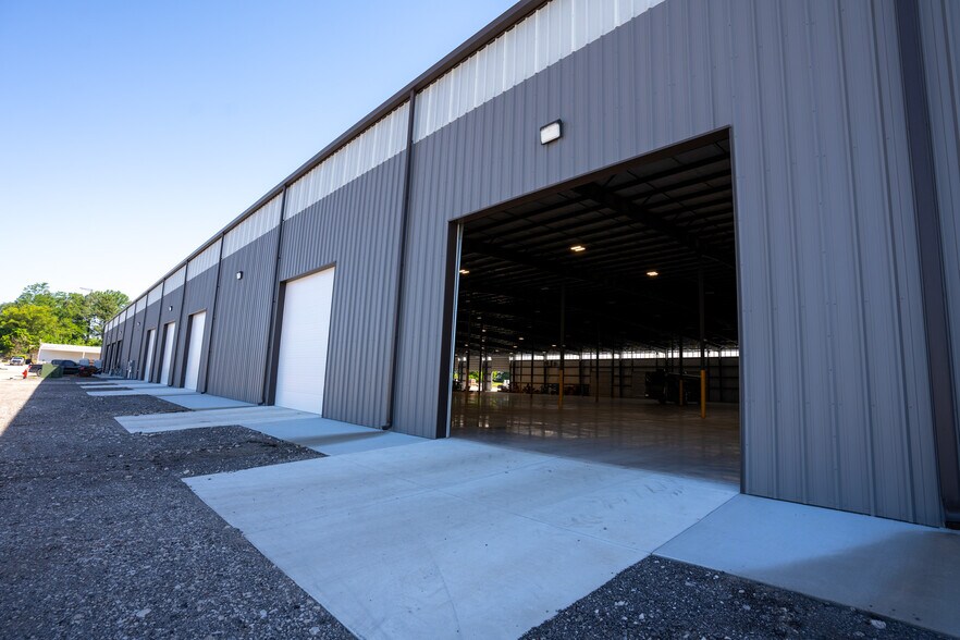 More Photos Of 4148 Highway 144, Owensboro Distribution For Lease