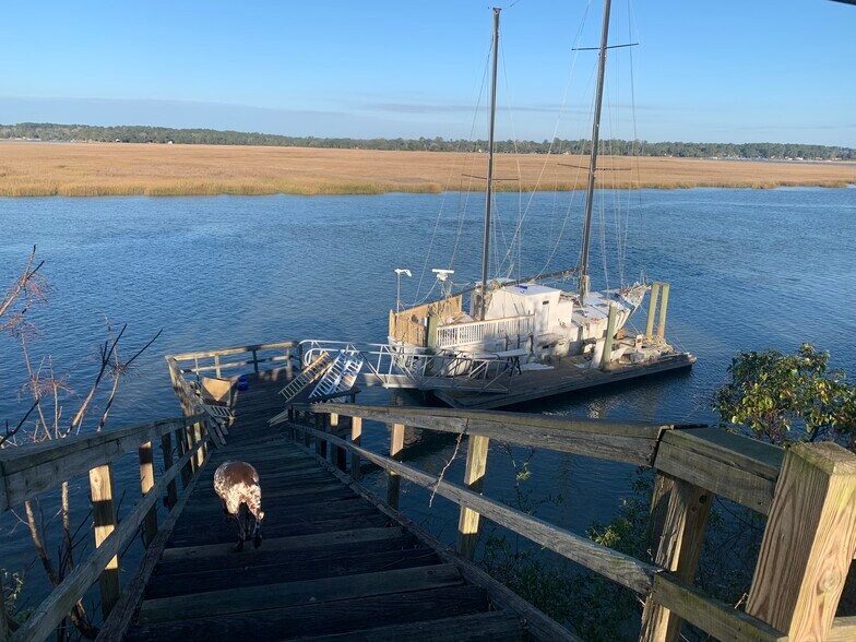 More Photos Of 1224 Buccaneer Club Rd NE, Townsend Restaurant For Sale