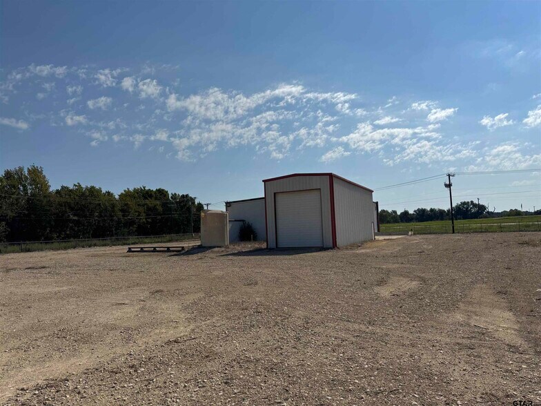 More Photos Of 9182 S US Highway 79, Palestine Service For Lease