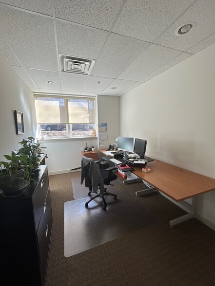 More Photos Of 200 Garrett St, Charlottesville Office Residential For Lease