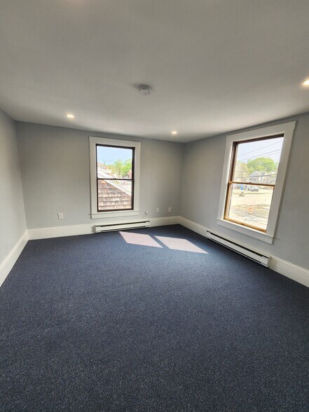 More Photos Of 11 Bartlet St, Andover Storefront Retail Office For Lease