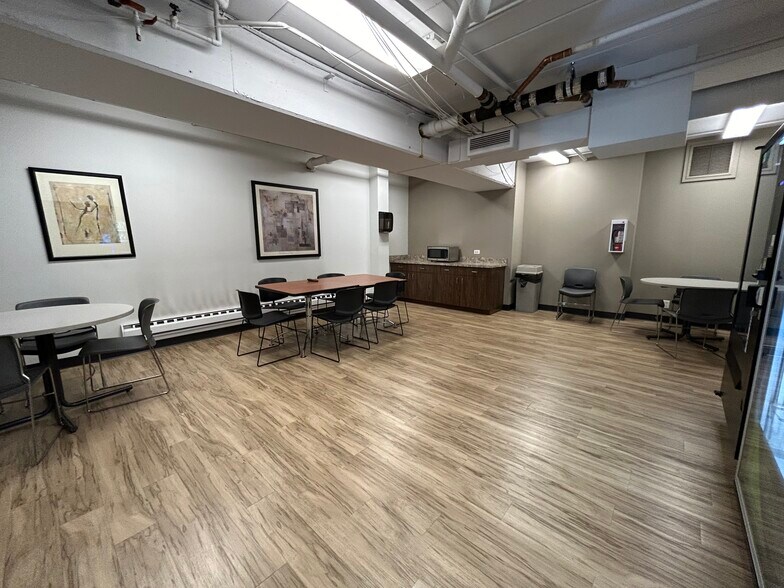 More Photos Of 1300 Higgins Rd, Park Ridge Office For Sale