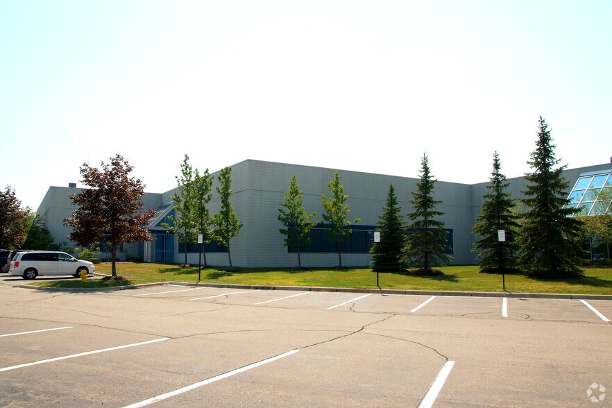 More Photos Of 2500 Centerpoint Pky, Pontiac Research And Development For Lease