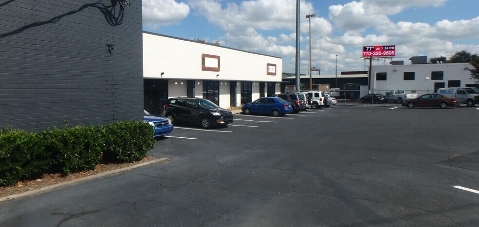 More Photos Of 464-470 Armour Dr NE, Atlanta Light Distribution For Lease