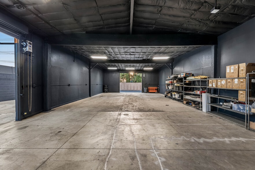 More Photos Of 15131 Illinois Ave, Paramount Warehouse For Sale