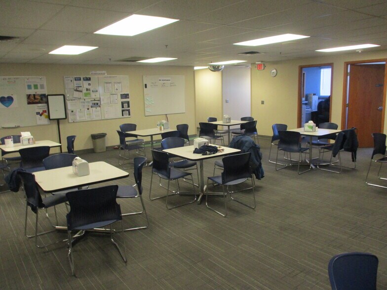 More Photos Of 2925 Walkent Ct, Grand Rapids Distribution For Lease