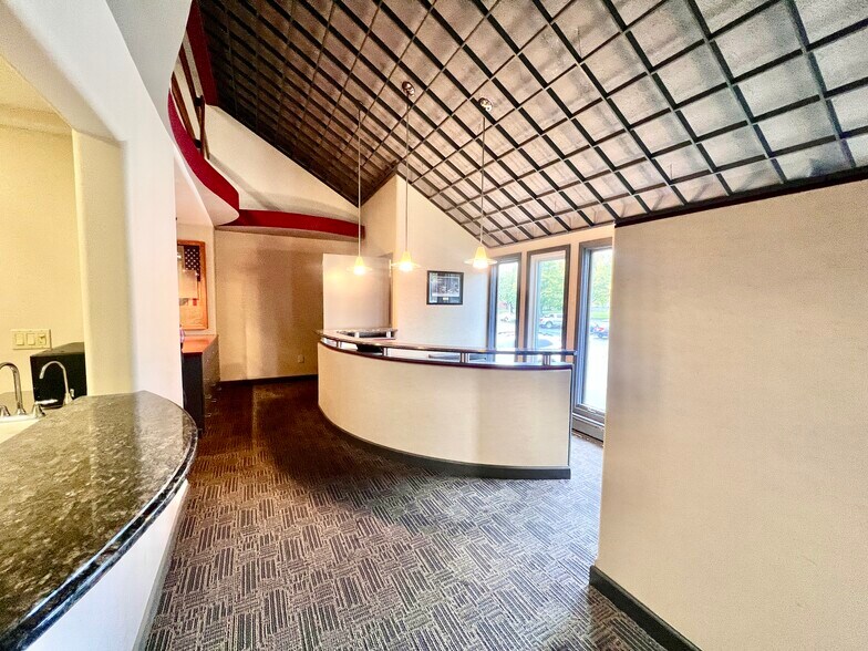 More Photos Of 300 N Pottstown Pike, Exton Office For Lease