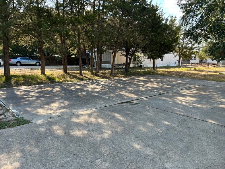 More Photos Of 1006 Spur 515 St, Navasota Restaurant For Lease
