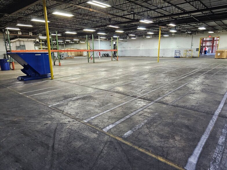 More Photos Of 213 Dennis St, Athens Industrial For Lease