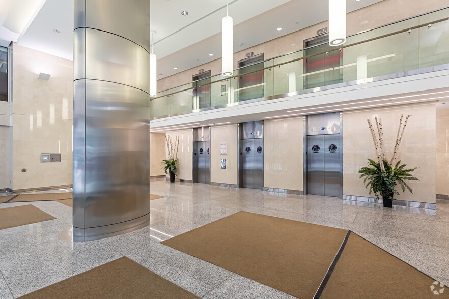 More Photos Of 123 Slater St, Ottawa Office For Lease
