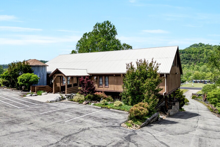 More Photos Of 7264 E Lamar Alexander Pky, Townsend Freestanding For Sale