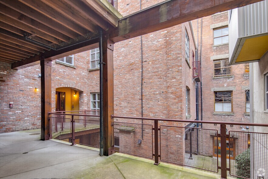 More Photos Of 536 Herald St, Victoria Apartments For Lease