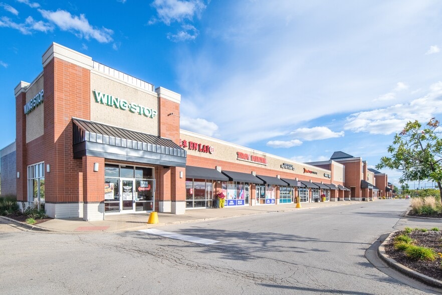 More Photos Of 972-994 Brook Forest Ave, Shorewood Storefront For Lease