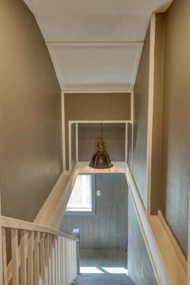 More Photos Of 40 Main St, Pacific Beach Flex For Sale