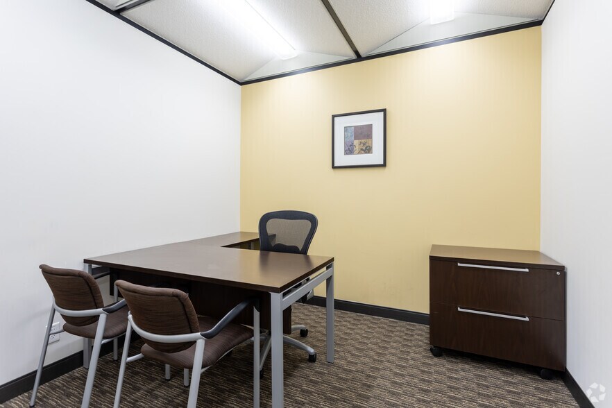 More Photos Of 10180 101 St NW, Edmonton Coworking Space