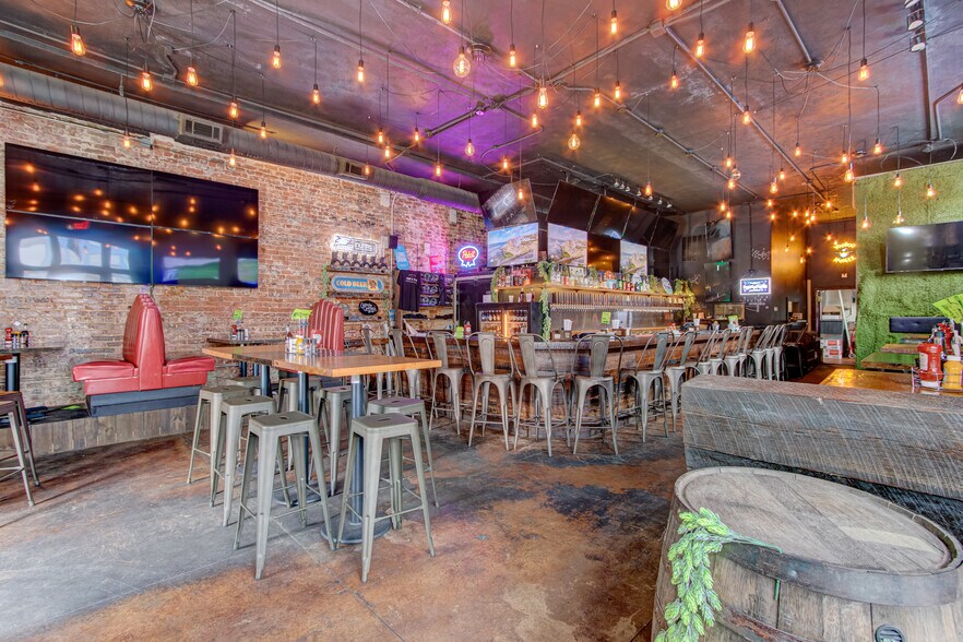 More Photos Of 215 10th St, Augusta General Retail For Sale