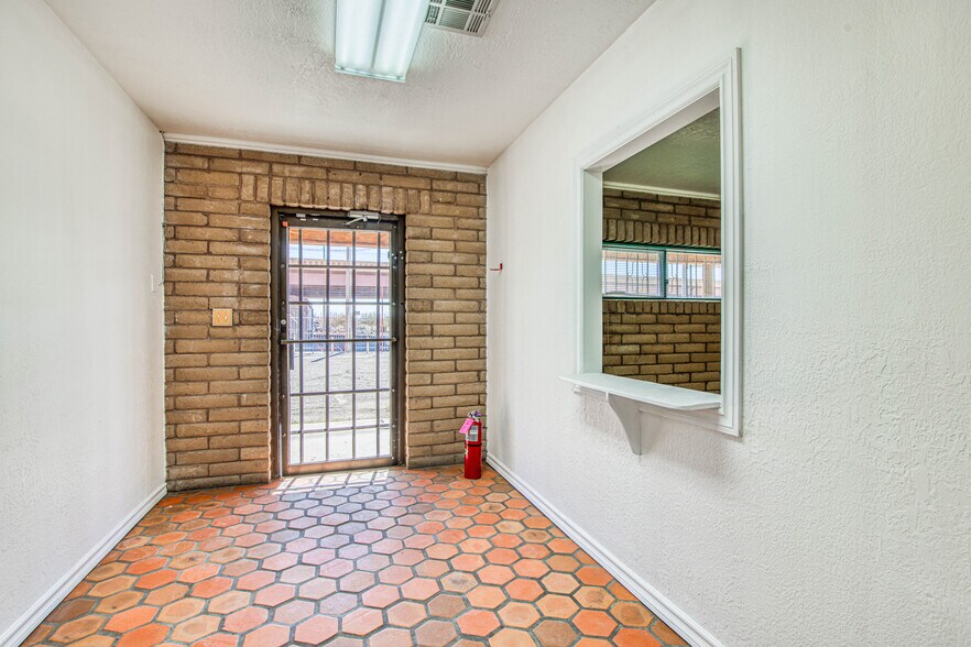 More Photos Of 6208 Doniphan Dr, El Paso Land For Lease