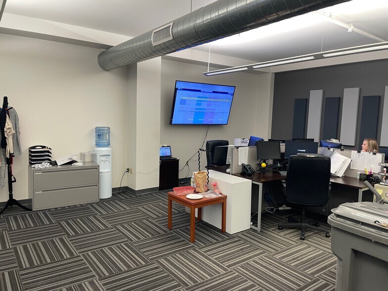 More Photos Of 112 W Jefferson Blvd, South Bend Office For Lease
