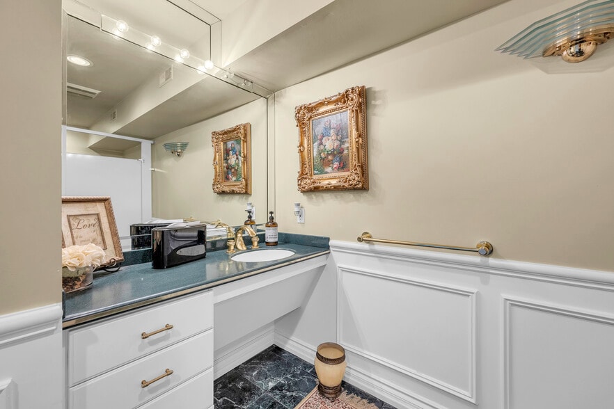 More Photos Of 4860 E 13 Mile Rd, Warren Lodge Meeting Hall For Sale