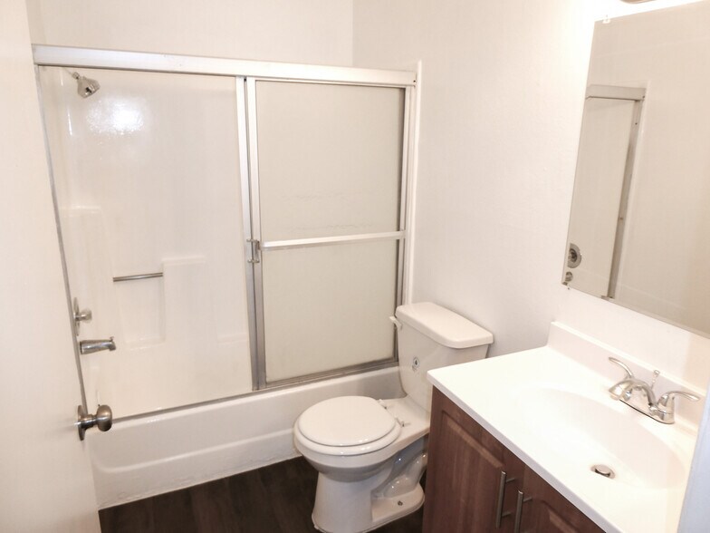 More Photos Of 542 N Normandie Ave, Los Angeles Apartments For Sale