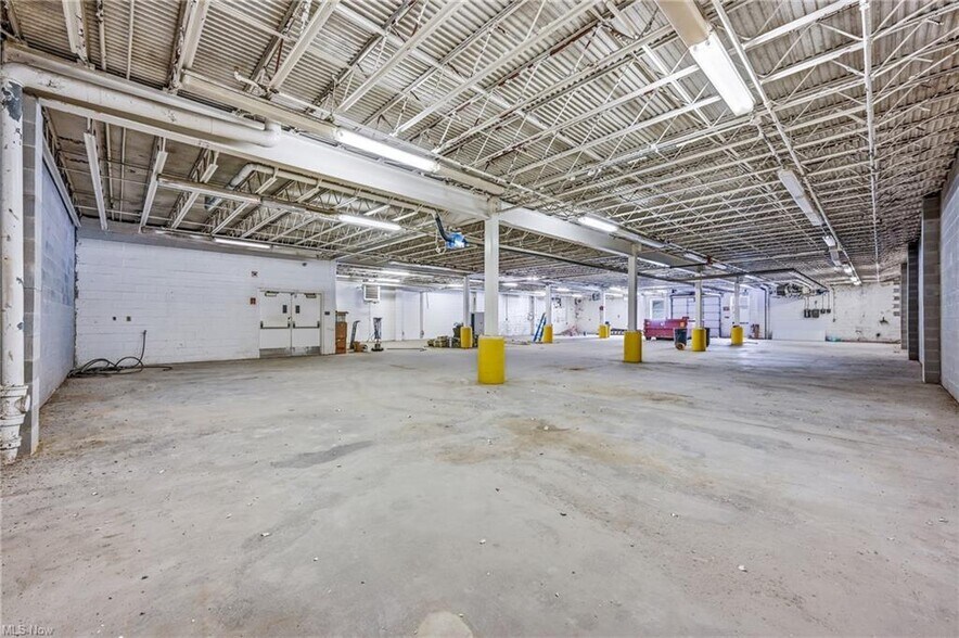 More Photos Of 1610 Hubbard Thomas Rd, Hubbard Office For Lease