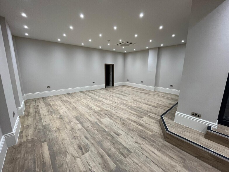 More Photos Of 13 Grosvenor Gdns, London Office For Sale